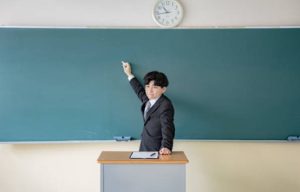 代理教師