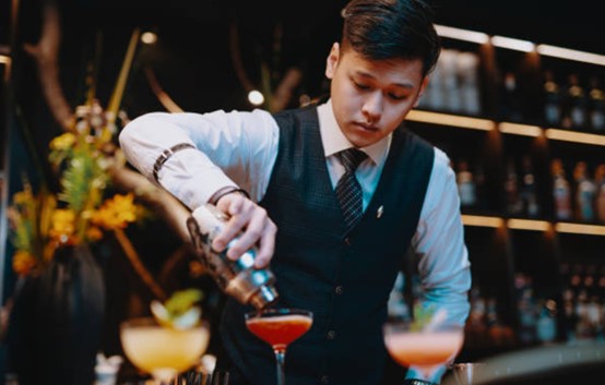 如何成為一名調酒師？了解調酒師執照丙級入門＆國際IBA調酒證照