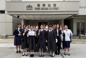 德雅中學學生
