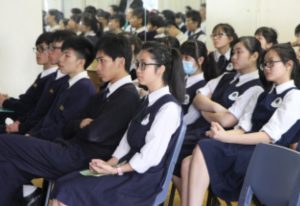 高雷中學學生